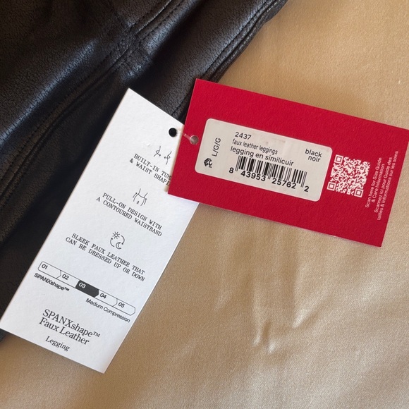 SPANX Sleek Black Leatherette Leggings NWT - Picture 2 of 2